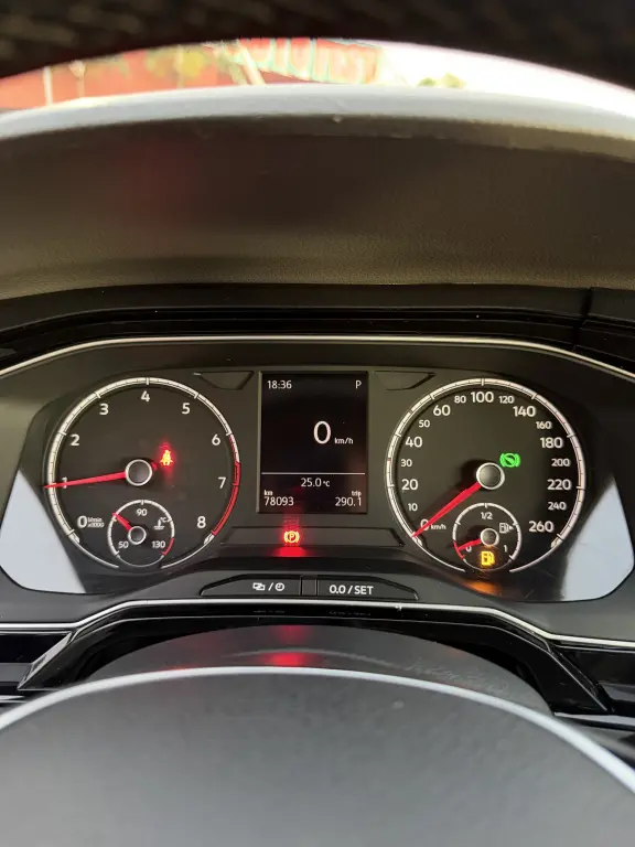 VOLKSWAGEN Polo Hatch - Foto