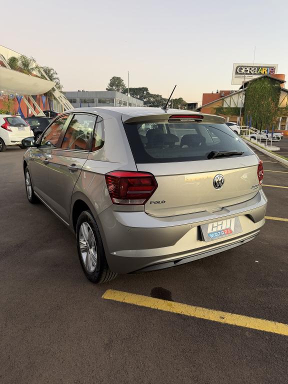 VOLKSWAGEN Polo Hatch - Foto