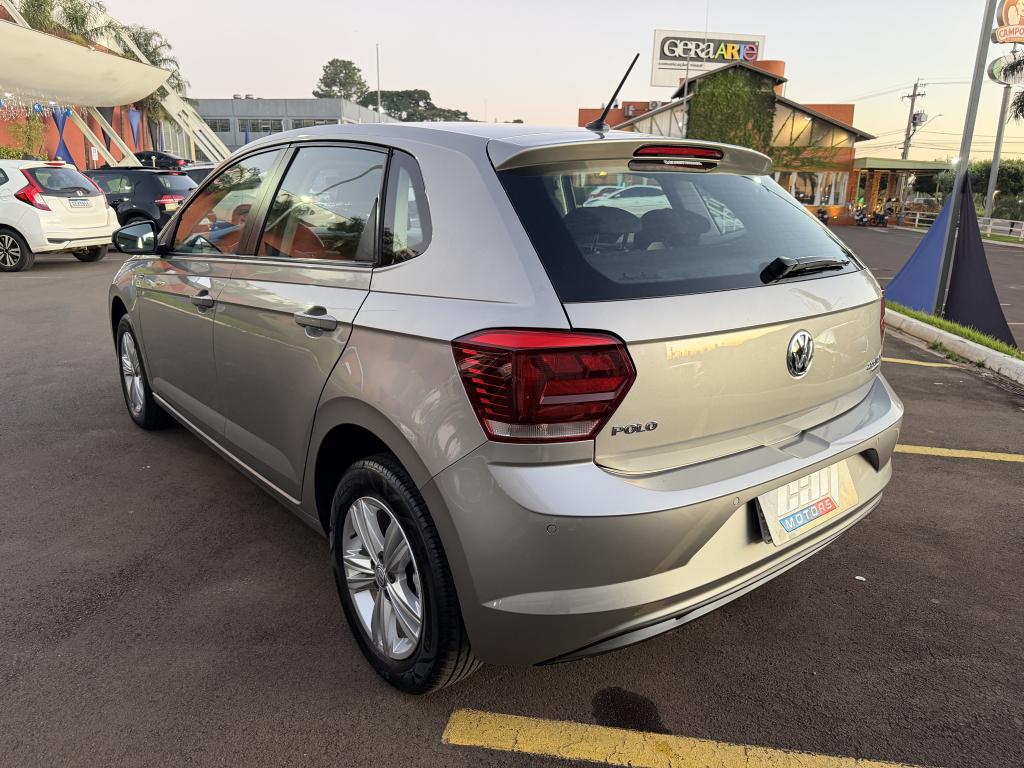 VOLKSWAGEN Polo Hatch - Foto