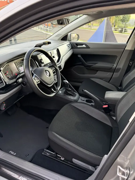 VOLKSWAGEN Polo Hatch - Foto