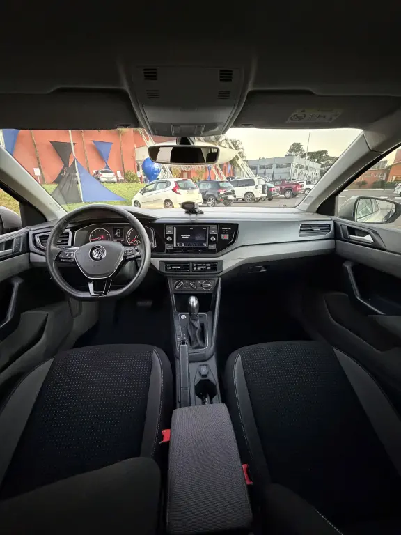 VOLKSWAGEN Polo Hatch - Foto