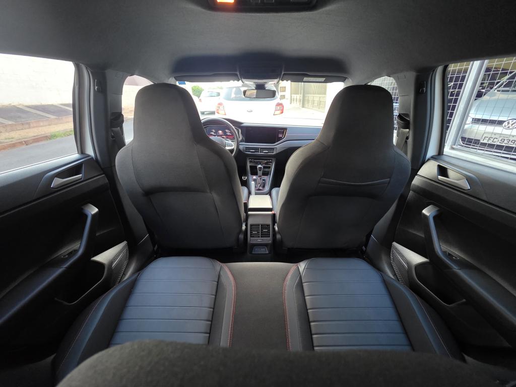 VOLKSWAGEN Polo Hatch - Foto