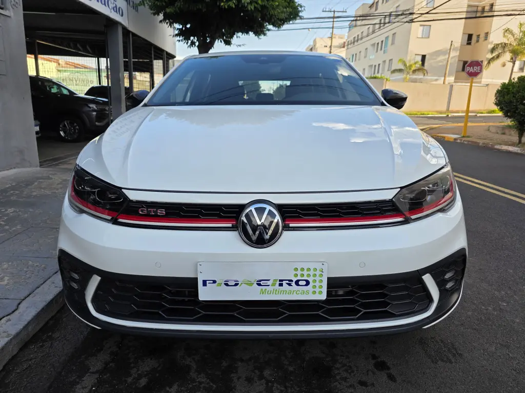 VOLKSWAGEN Polo Hatch - Foto