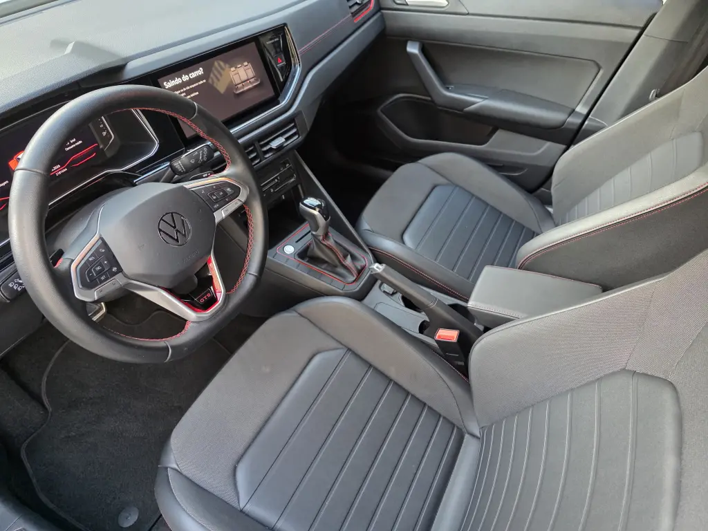 VOLKSWAGEN Polo Hatch - Foto