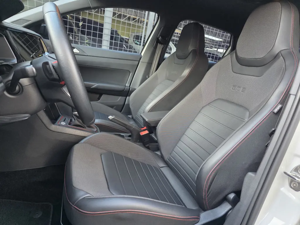 VOLKSWAGEN Polo Hatch - Foto