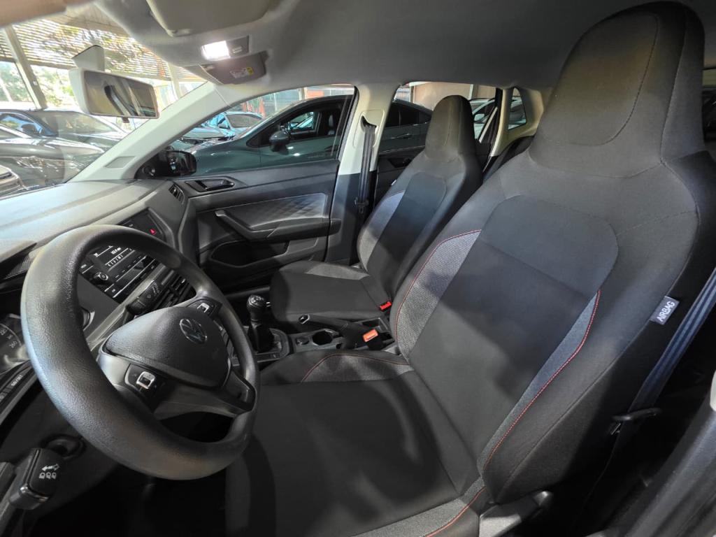 VOLKSWAGEN Polo Hatch - Foto