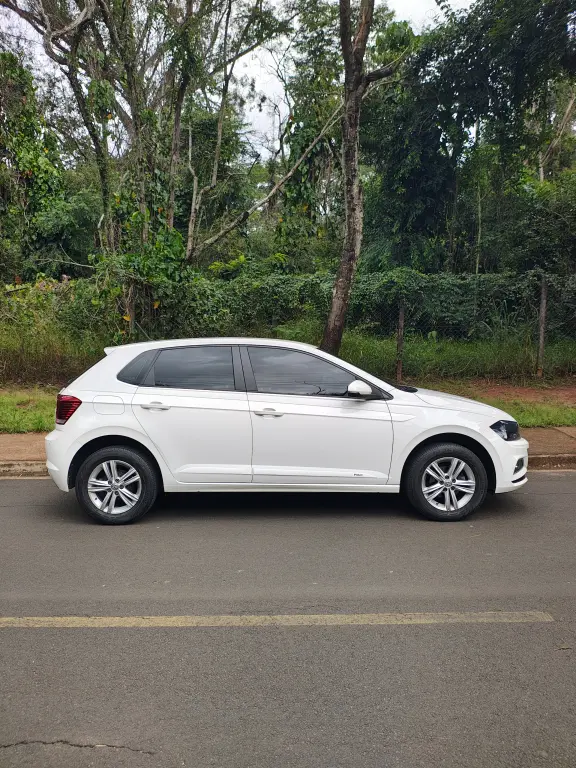 VOLKSWAGEN Polo Hatch - Foto