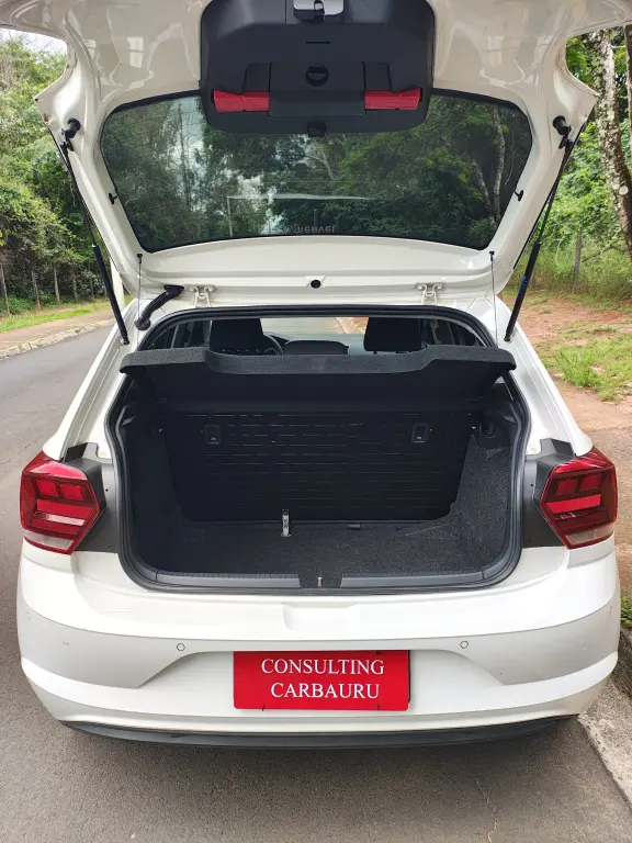 VOLKSWAGEN Polo Hatch - Foto