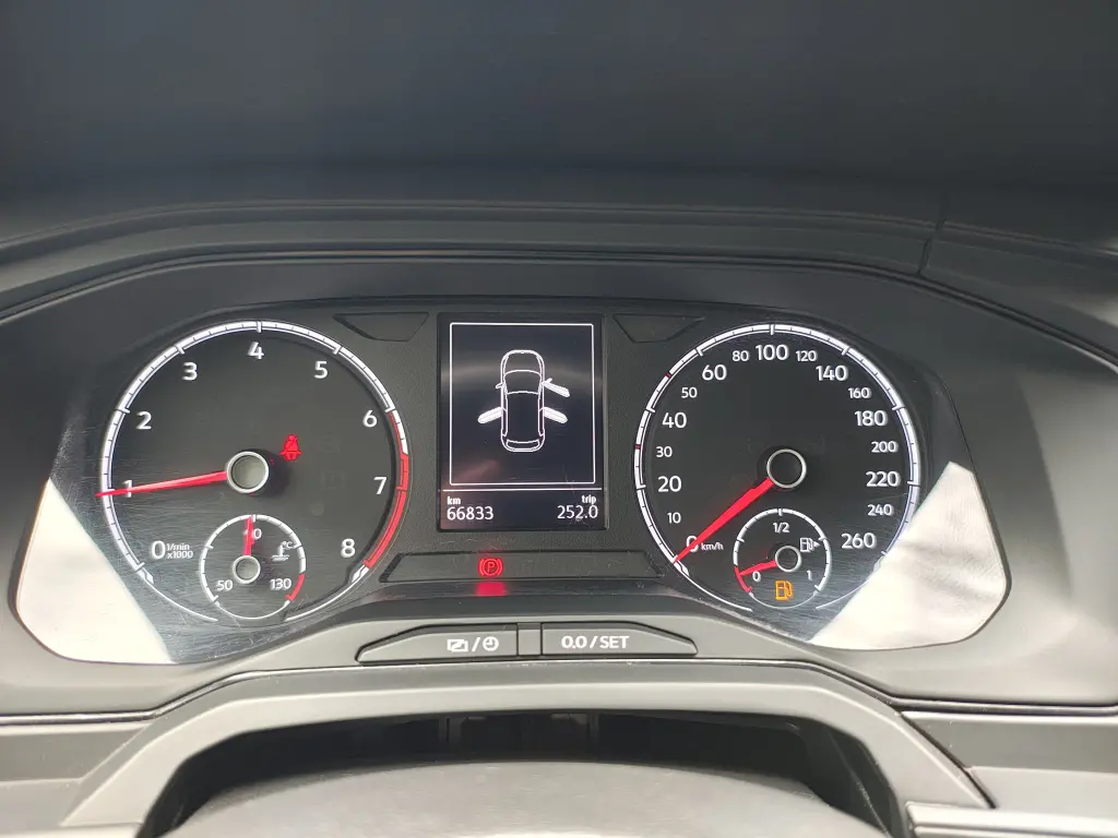 VOLKSWAGEN Polo Hatch - Foto