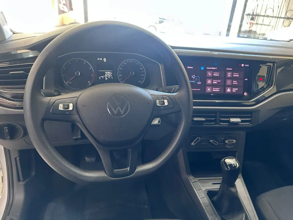 VOLKSWAGEN Polo Hatch - Foto