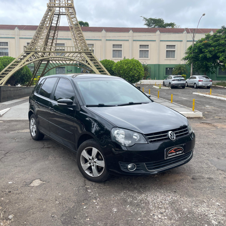 VOLKSWAGEN Polo Hatch - Foto
