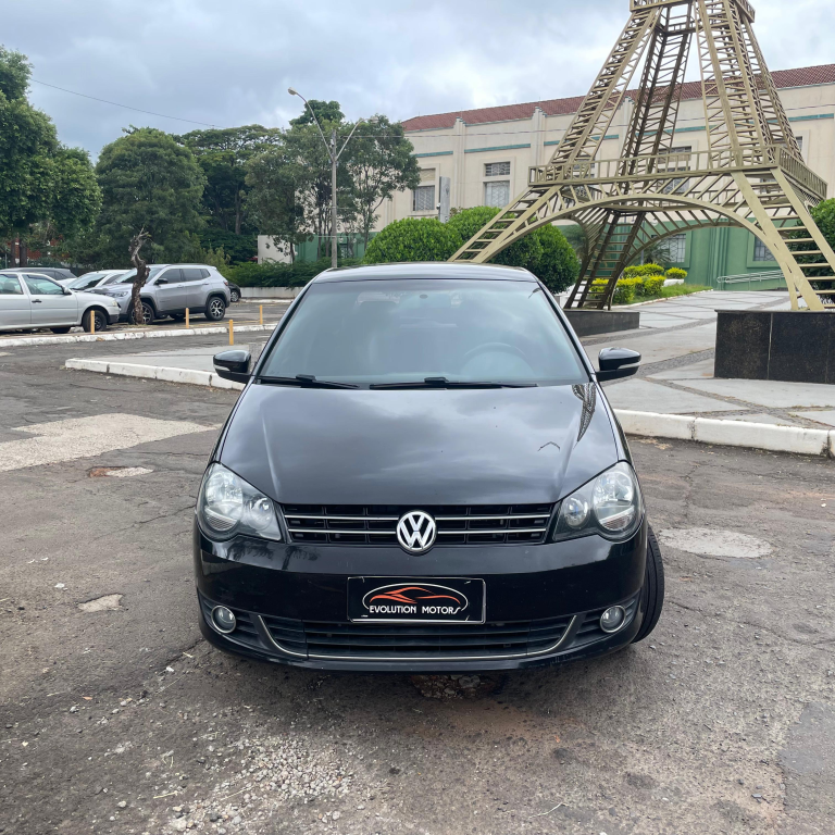VOLKSWAGEN Polo Hatch - Foto