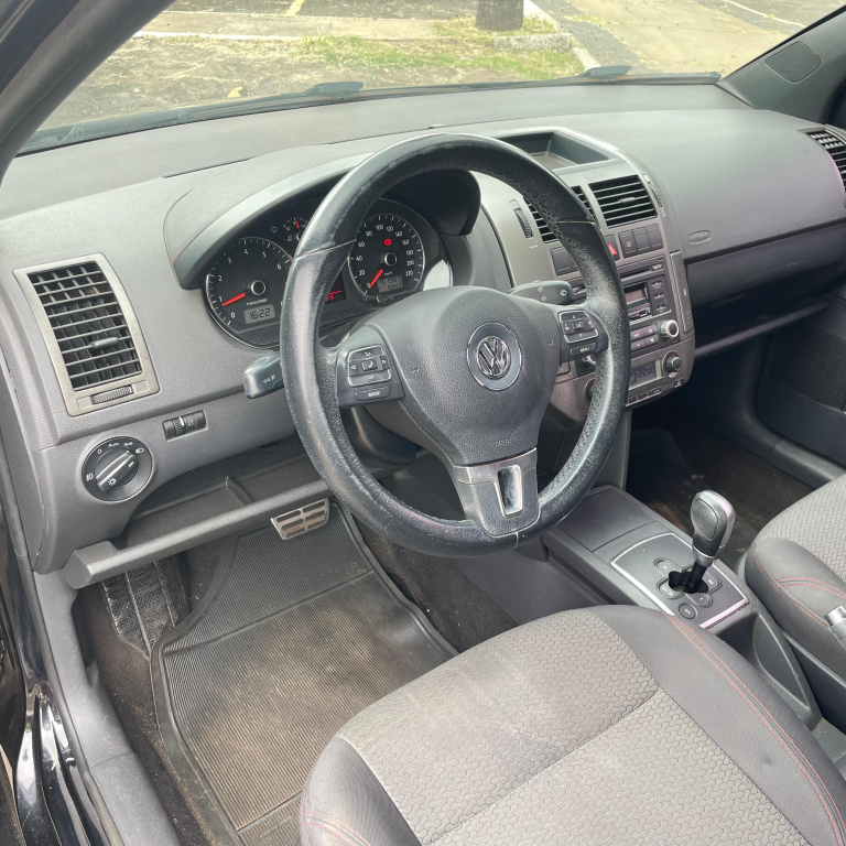 VOLKSWAGEN Polo Hatch - Foto