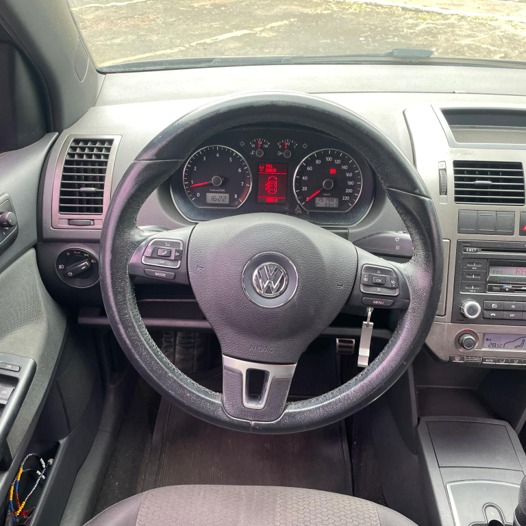 VOLKSWAGEN Polo Hatch - Foto