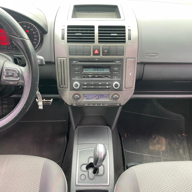 VOLKSWAGEN Polo Hatch - Foto