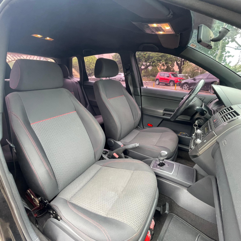 VOLKSWAGEN Polo Hatch - Foto