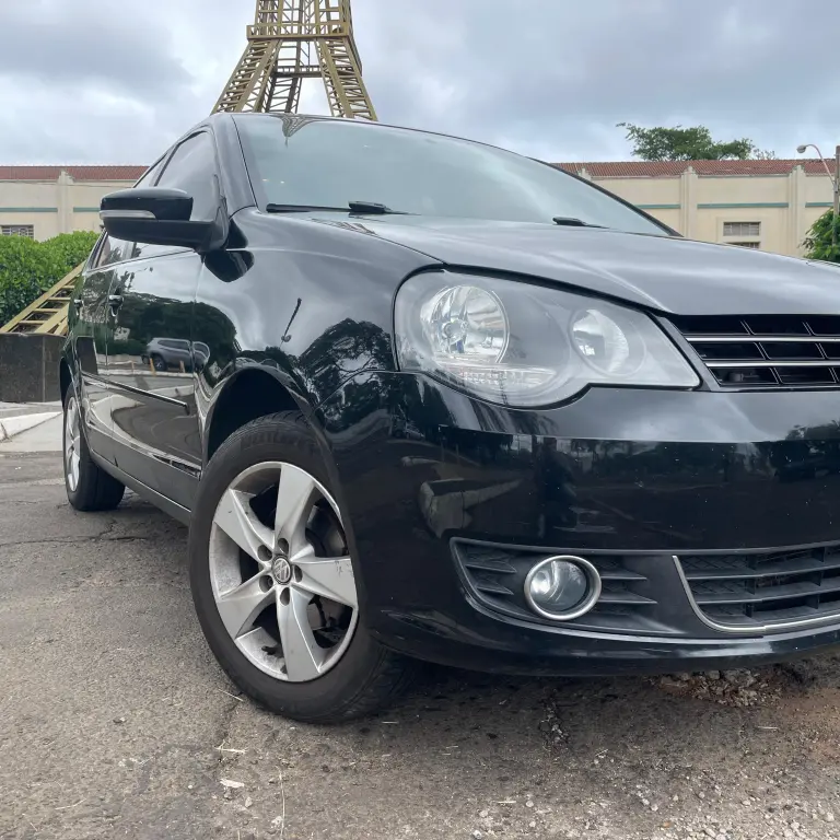 VOLKSWAGEN Polo Hatch - Foto