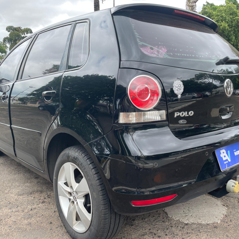 VOLKSWAGEN Polo Hatch - Foto