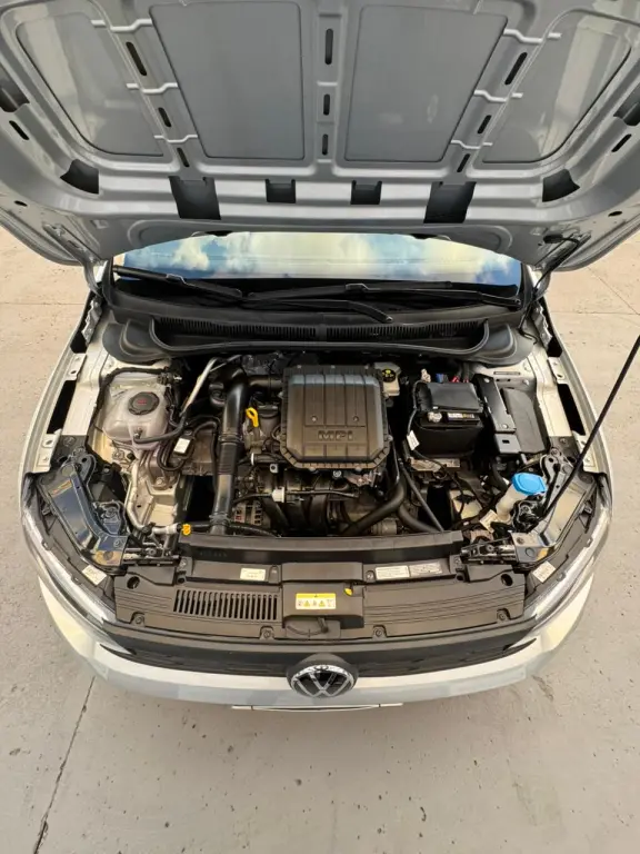 VOLKSWAGEN Polo Hatch - Foto