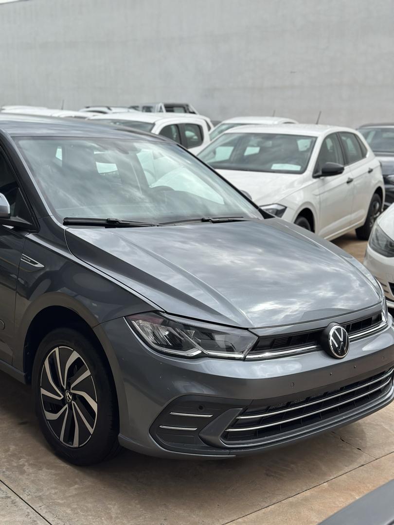 VOLKSWAGEN Polo Hatch - Foto