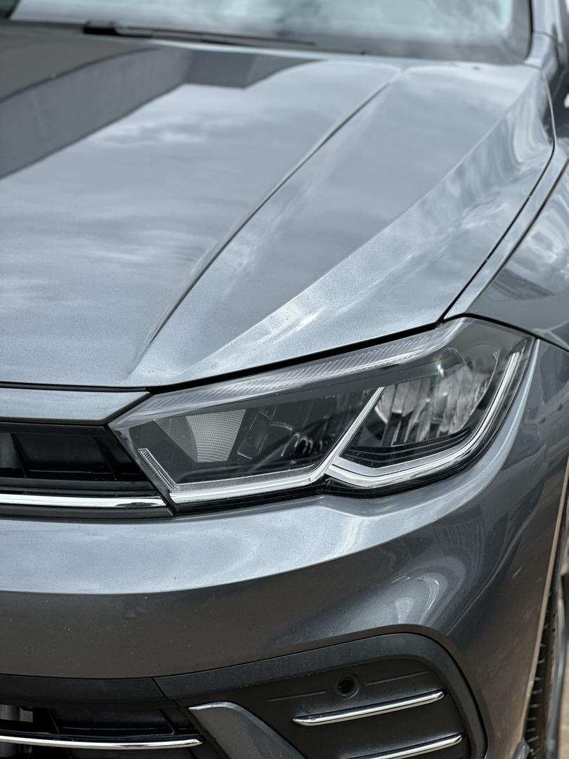 VOLKSWAGEN Polo Hatch - Foto