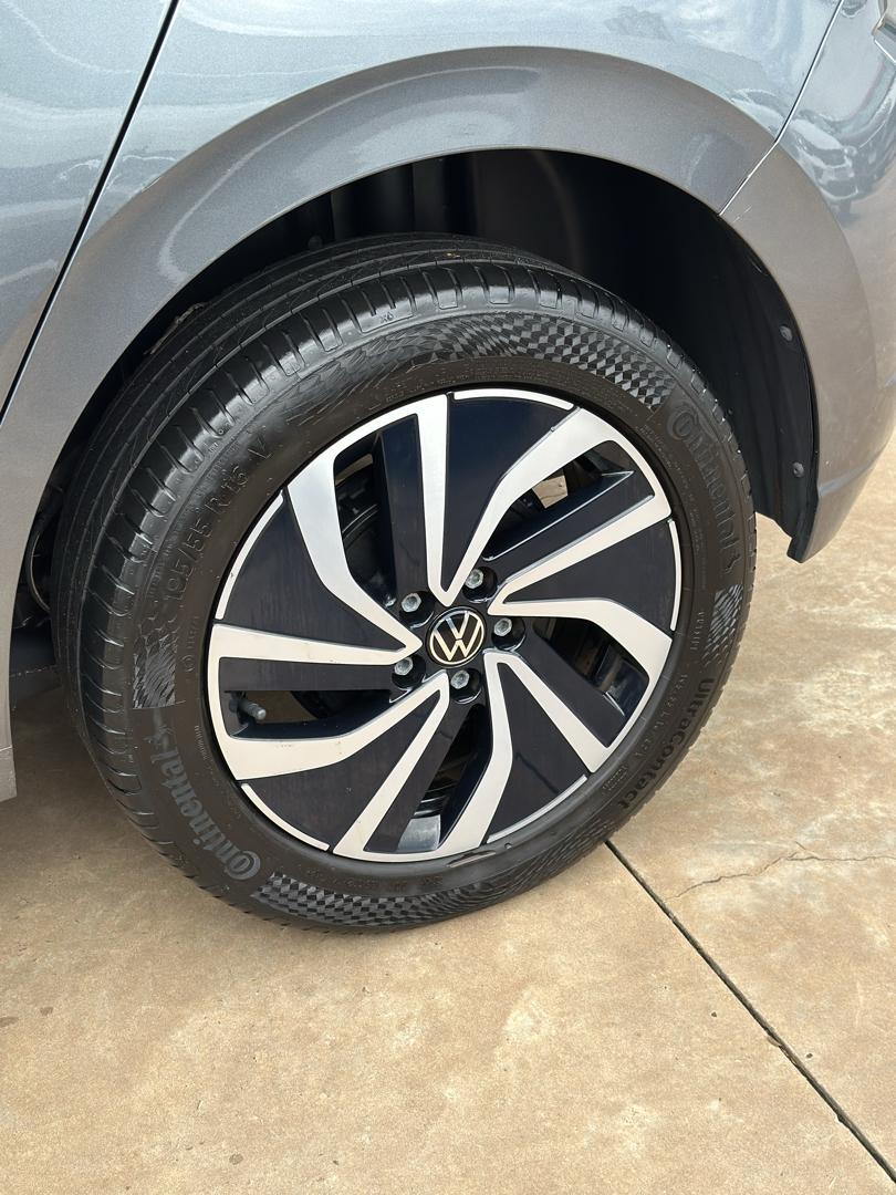 VOLKSWAGEN Polo Hatch - Foto