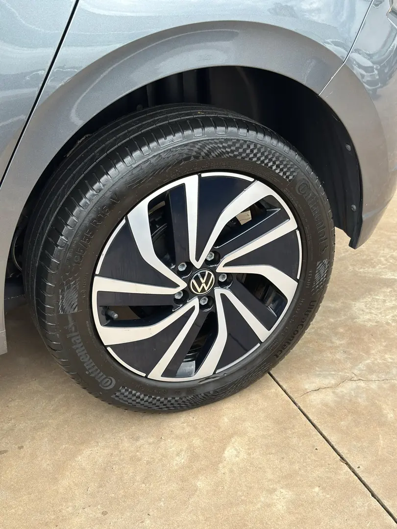 VOLKSWAGEN Polo Hatch - Foto