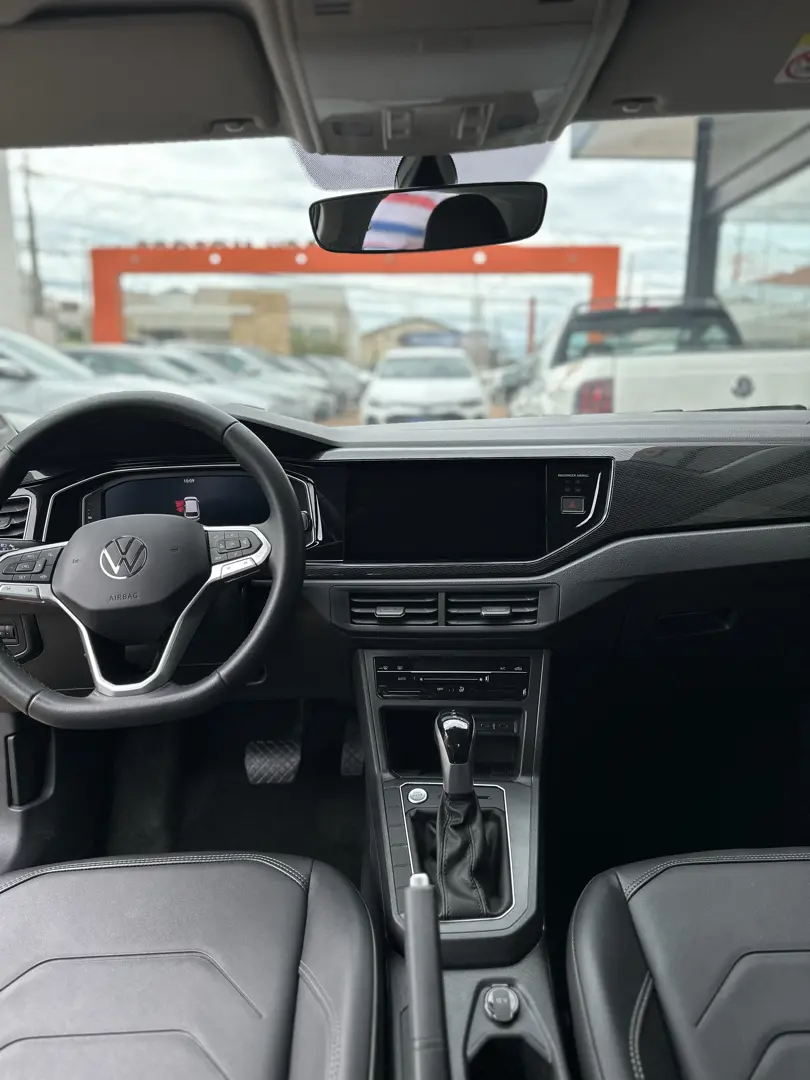 VOLKSWAGEN Polo Hatch - Foto