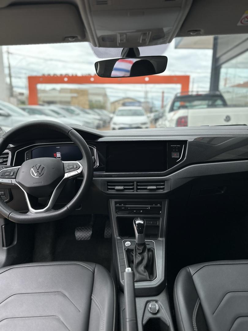 VOLKSWAGEN Polo Hatch - Foto