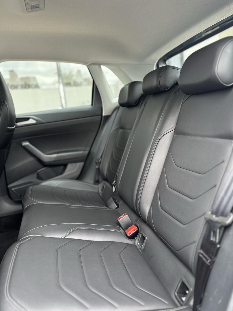 VOLKSWAGEN Polo Hatch - Foto