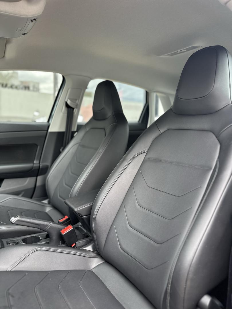 VOLKSWAGEN Polo Hatch - Foto