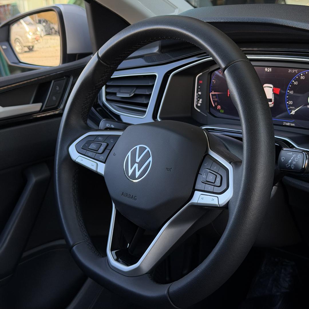 VOLKSWAGEN Polo Hatch - Foto