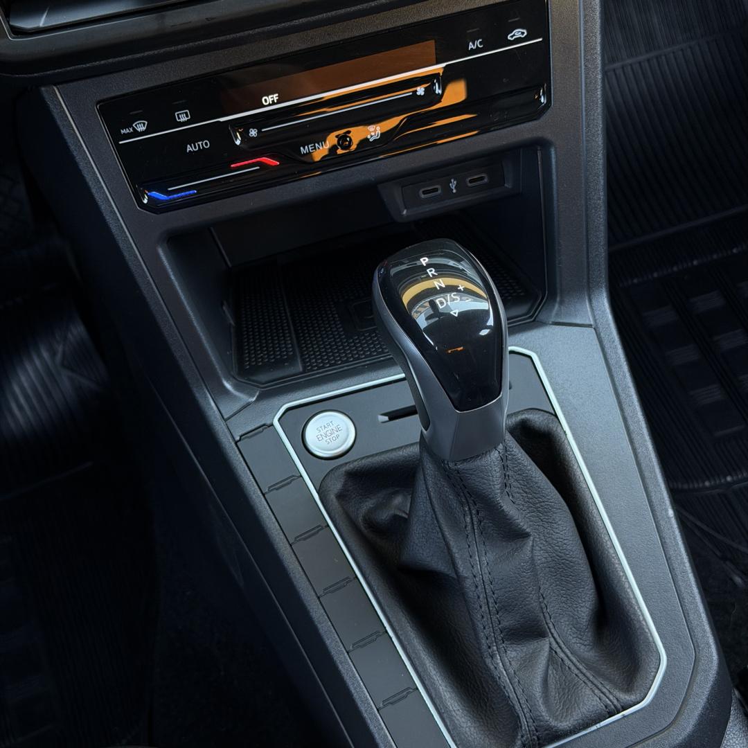 VOLKSWAGEN Polo Hatch - Foto