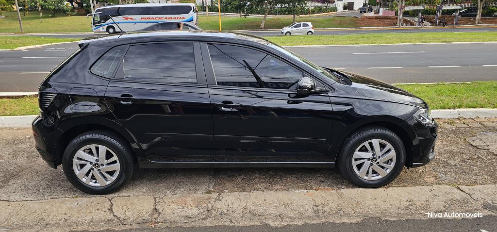 VOLKSWAGEN Polo Hatch - Foto