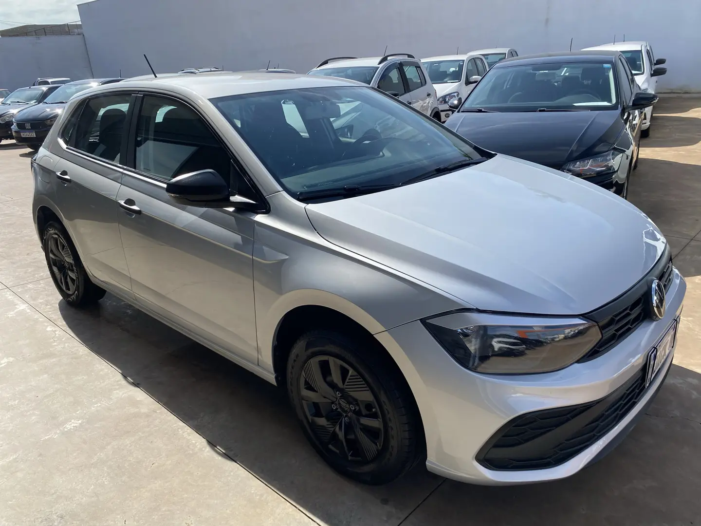 VOLKSWAGEN Polo Hatch - Foto