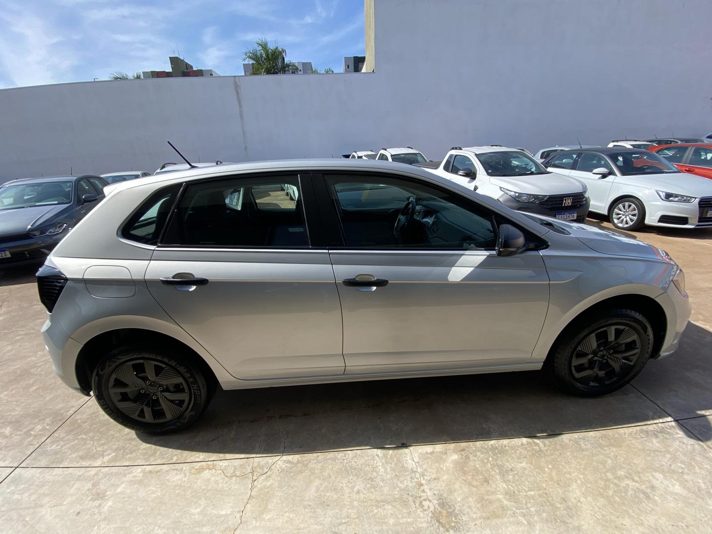 VOLKSWAGEN Polo Hatch - Foto