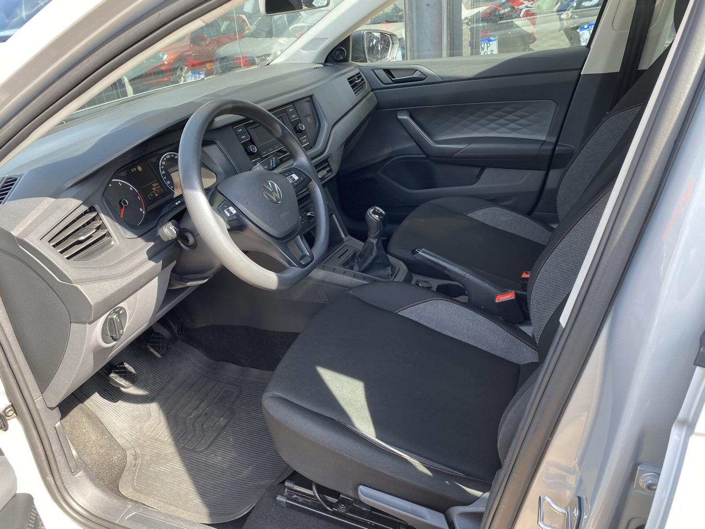 VOLKSWAGEN Polo Hatch - Foto