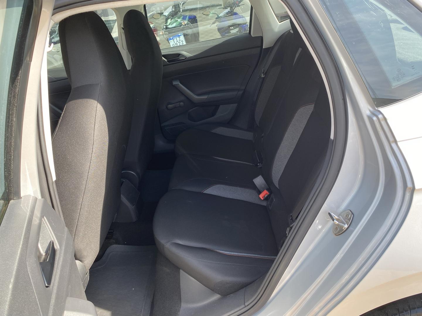 VOLKSWAGEN Polo Hatch - Foto
