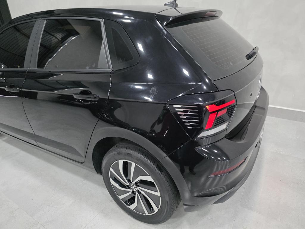 VOLKSWAGEN Polo Hatch - Foto