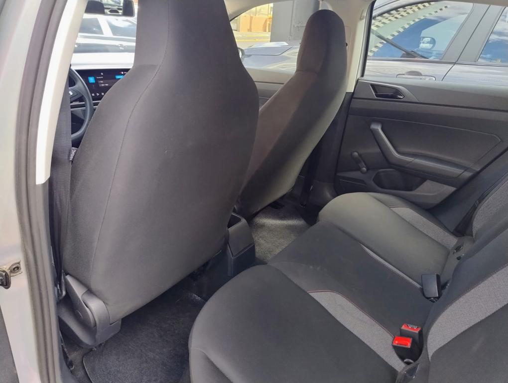 VOLKSWAGEN Polo Hatch - Foto