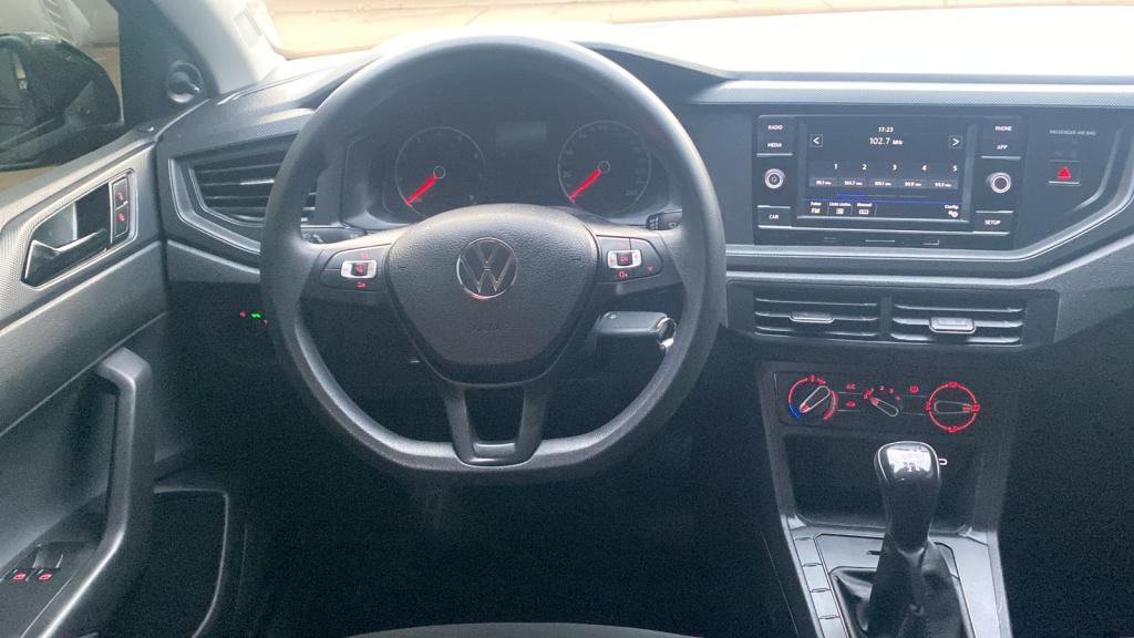 VOLKSWAGEN Polo Hatch - Foto