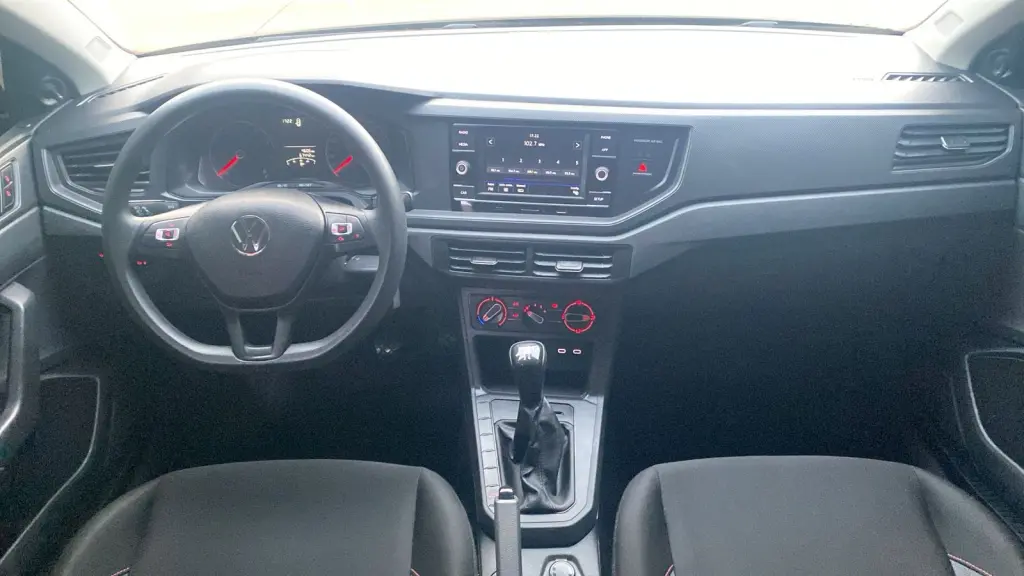 VOLKSWAGEN Polo Hatch - Foto