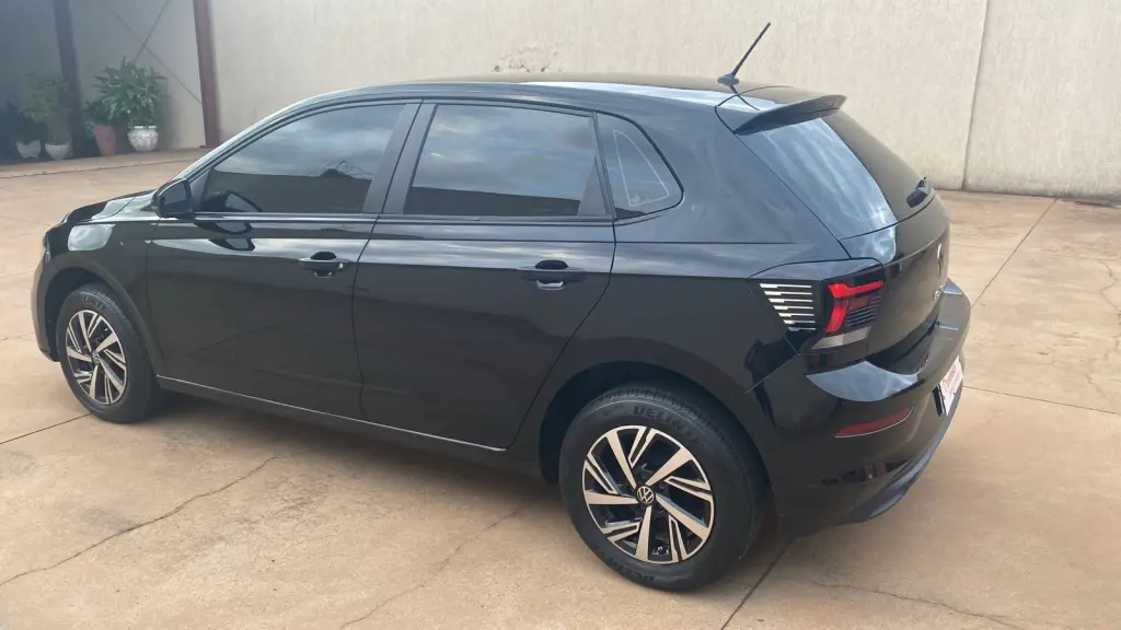 VOLKSWAGEN Polo Hatch - Foto