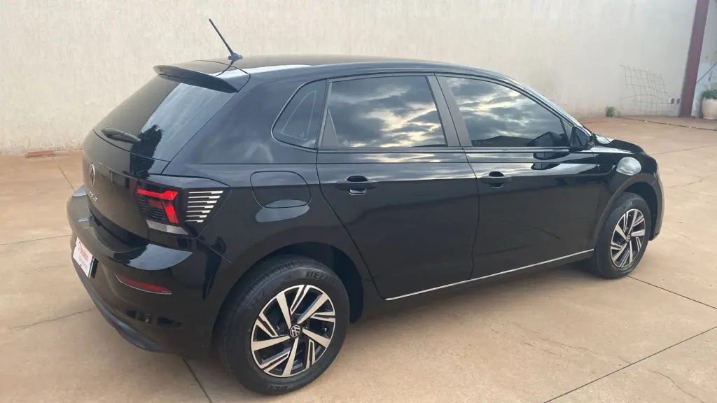 VOLKSWAGEN Polo Hatch - Foto