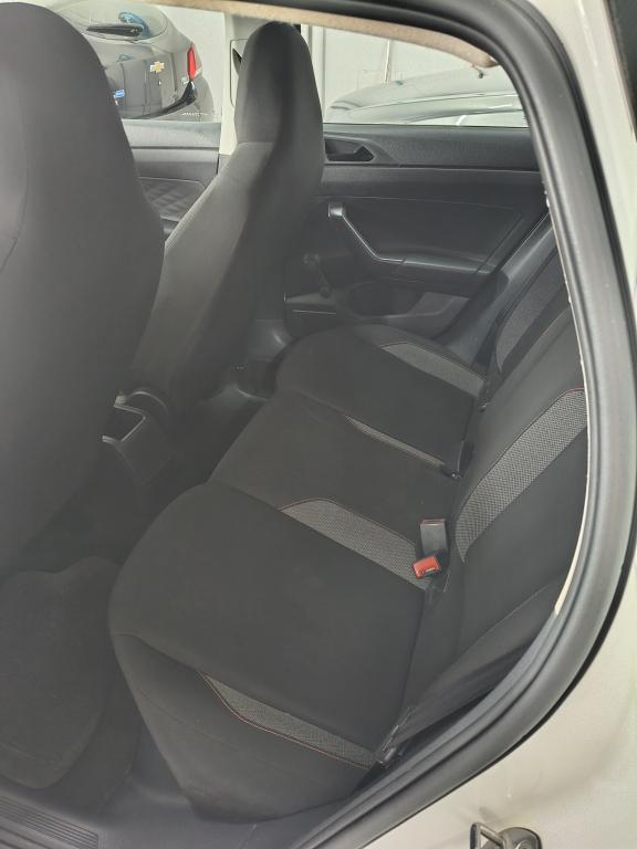 VOLKSWAGEN Polo Hatch - Foto