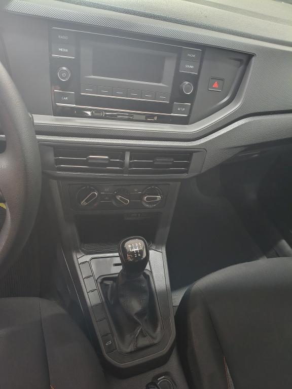 VOLKSWAGEN Polo Hatch - Foto