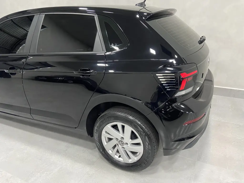 VOLKSWAGEN Polo Hatch - Foto
