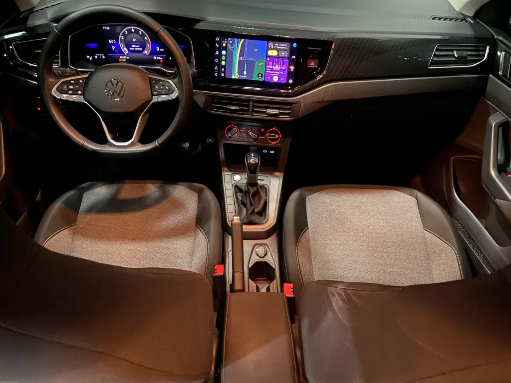 VOLKSWAGEN Polo Hatch - Foto