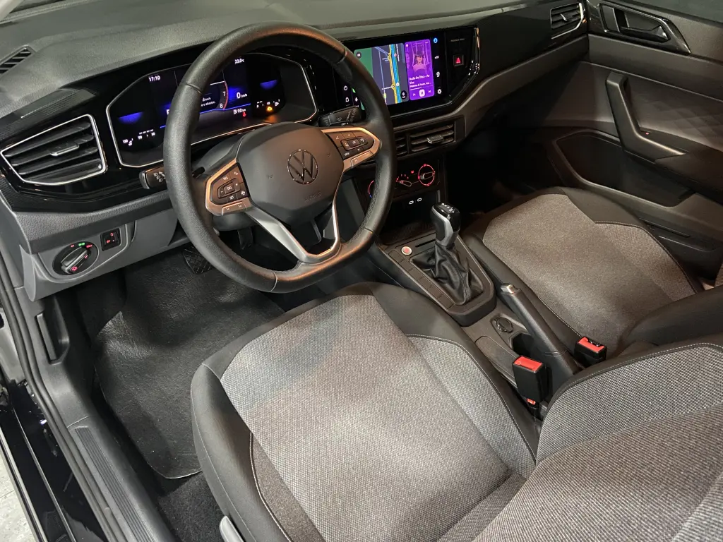 VOLKSWAGEN Polo Hatch - Foto