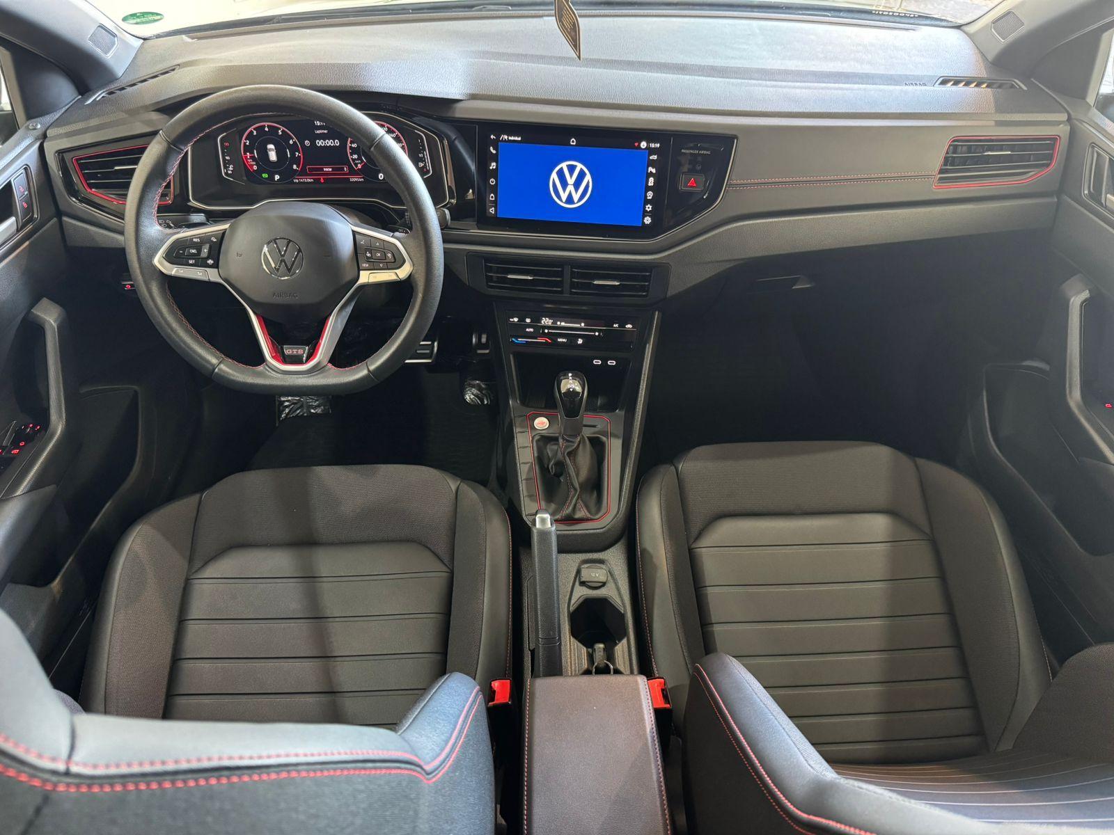 VOLKSWAGEN Polo Hatch - Foto